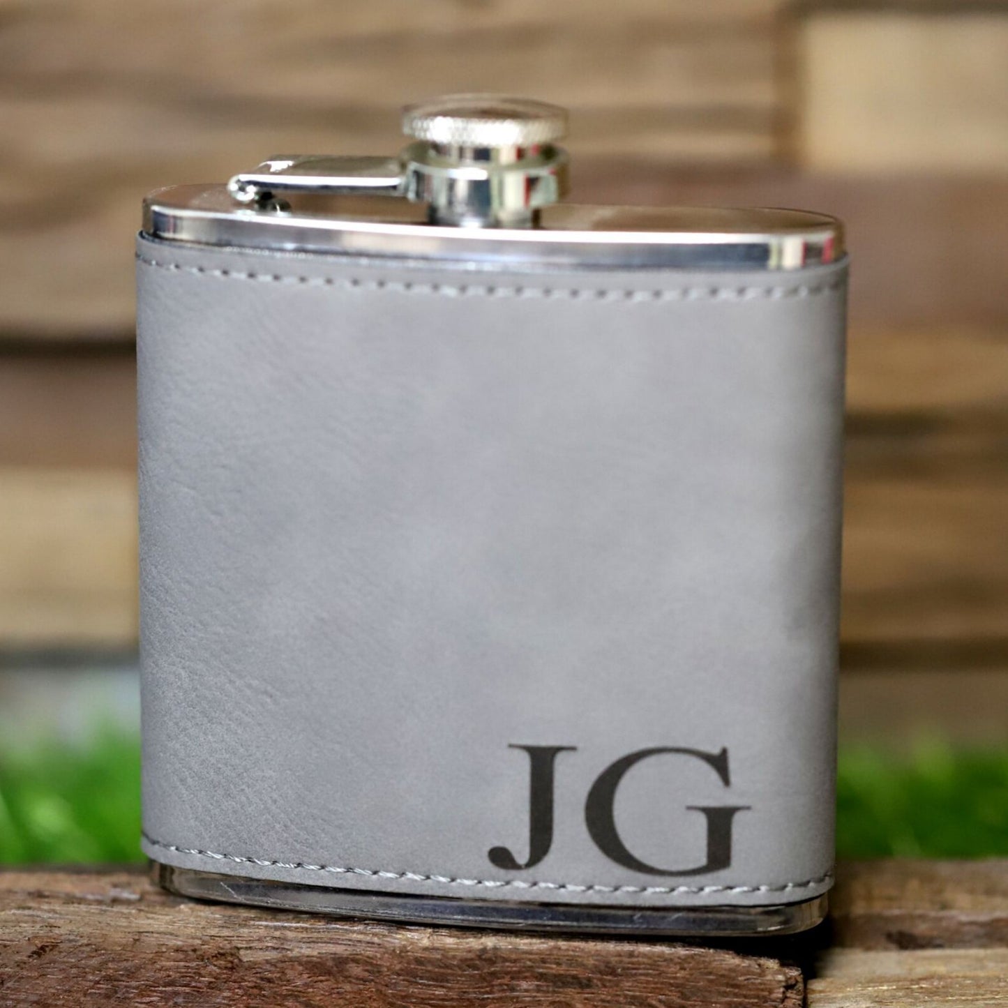customized-leather-gray-flasks-for-men