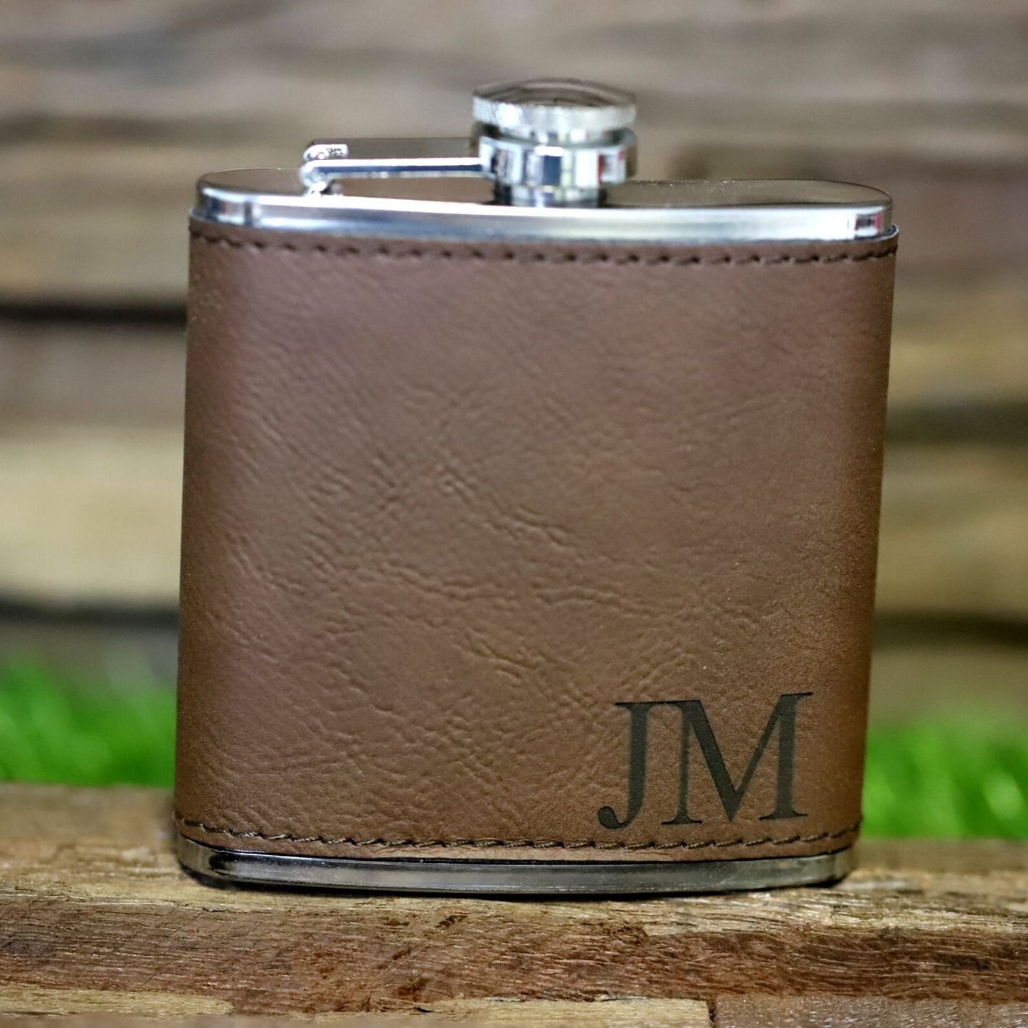 customized-leather-brown-flasks-for-men