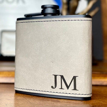 customized-black-gray-leather-flasks-for-men