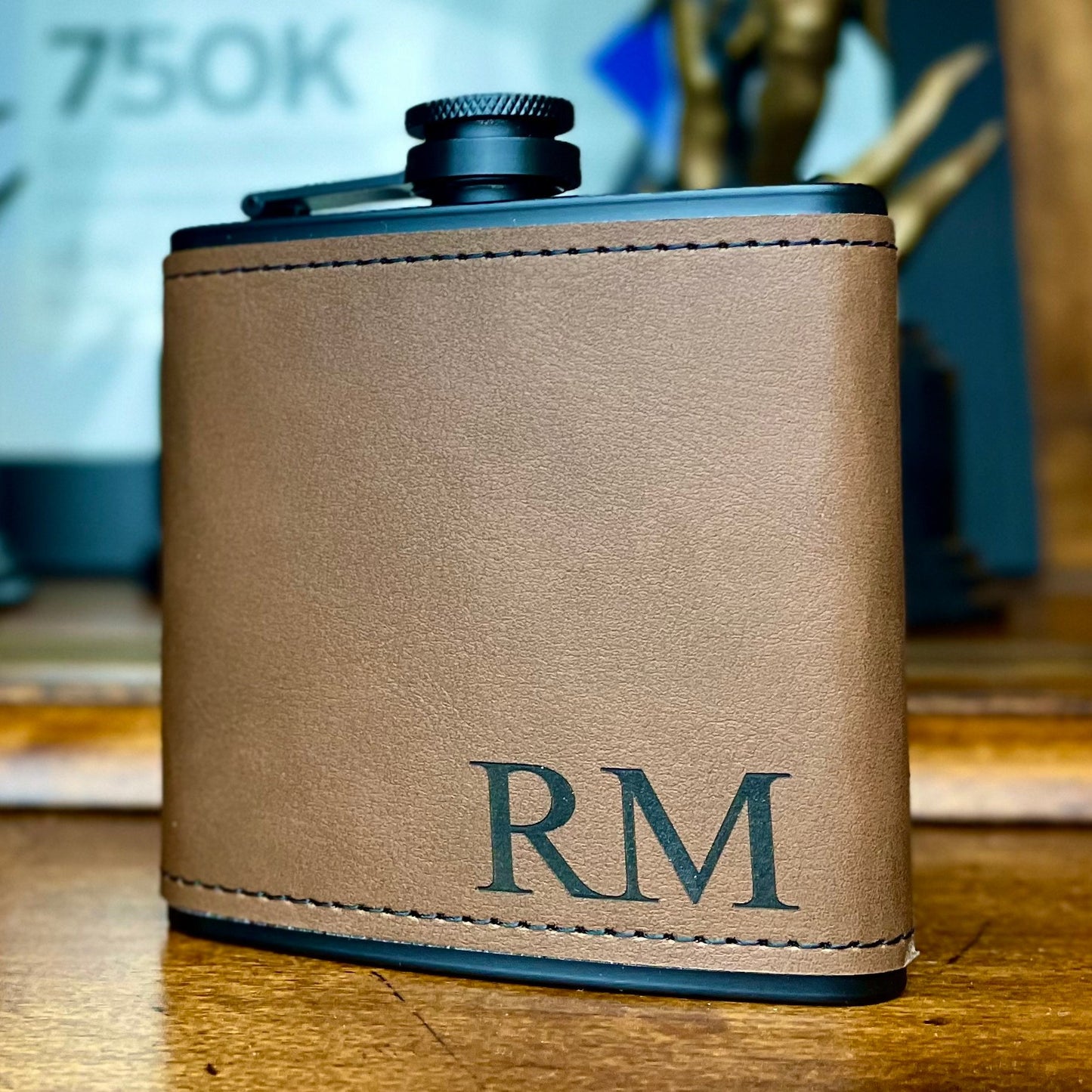 customized-leather-black-brown-flasks-for-men