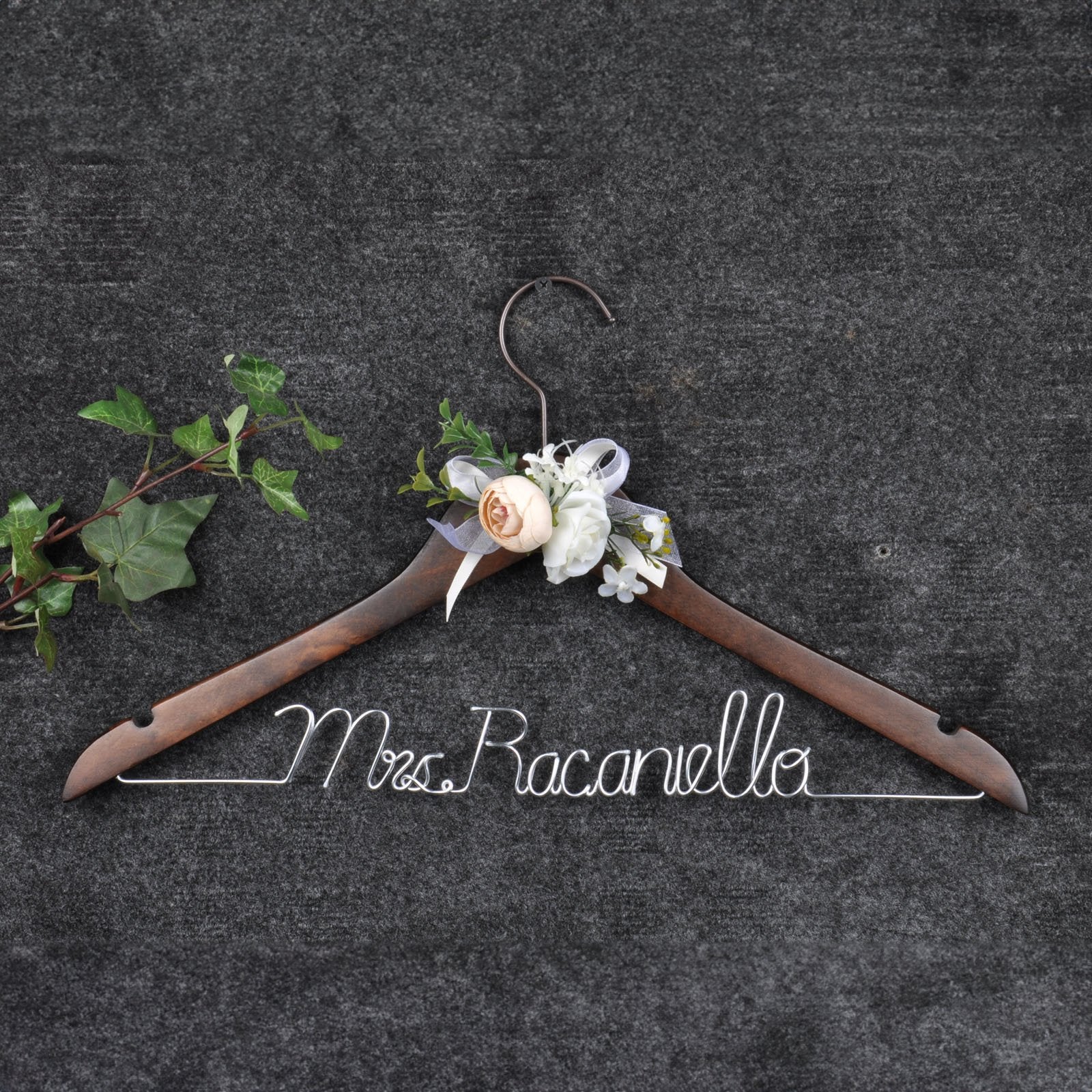 personalized-bridal-hanger-walnut/silver-set
