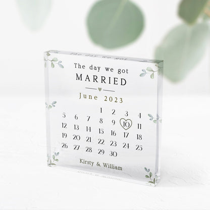 personalized-wedding-keepsake-Acrylic-Calendar-name-custom